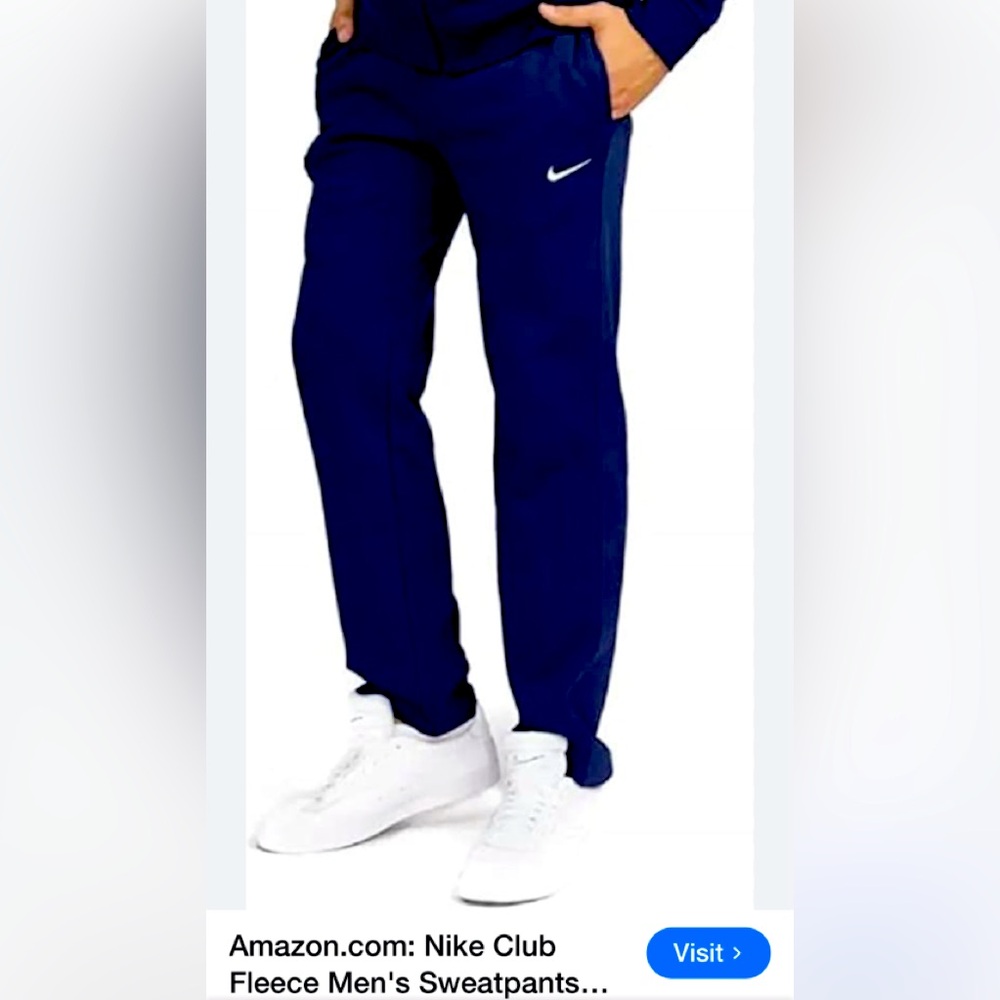 Brushed-back fleece fabric feels soft and smooth. Elastic waistband drawstring